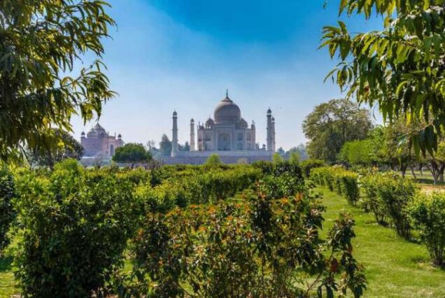 Agra overnight tour package with Fatehpur Sikri