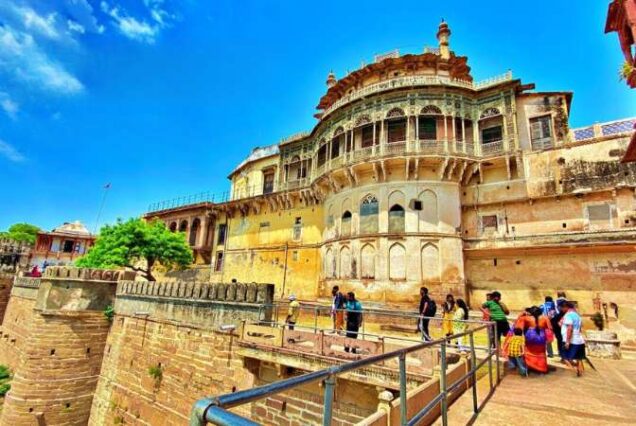 Golden Triangle Tour with Chand Baori & Varanasi By car